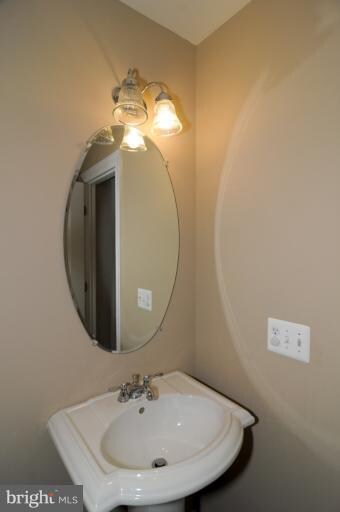 5016 Taylor Ln, Ellicott City, MD 21043 - photo 4