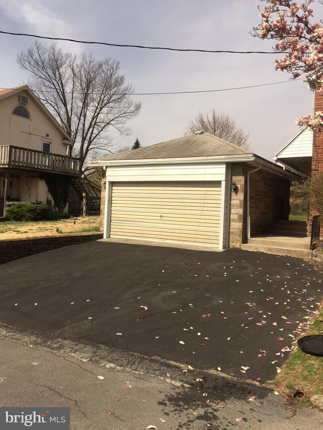 28 Alameda Rd unit 1ST FLOOR, Broomall, PA 19008 - photo 4