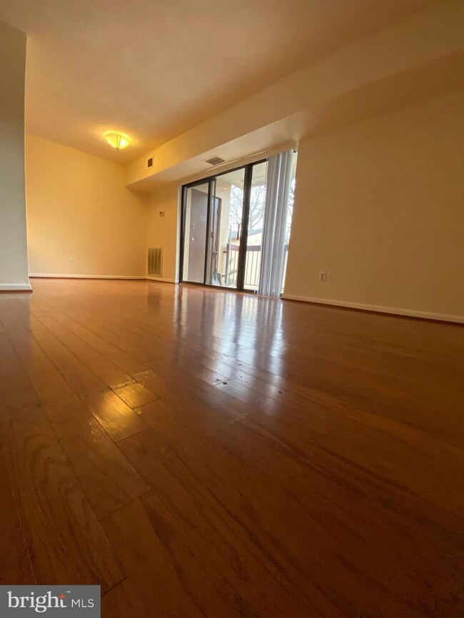 2253 Castle Rock Square unit 12C, Reston, VA 20191 - photo 3