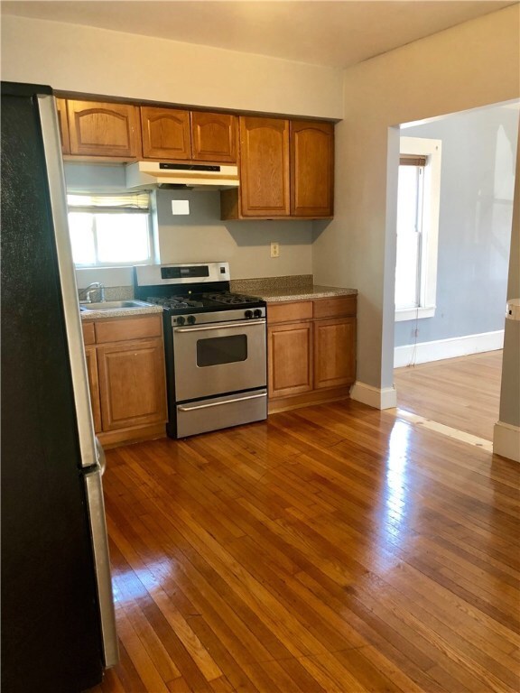 21 Thackeray St, Providence, RI 02907 - photo 4