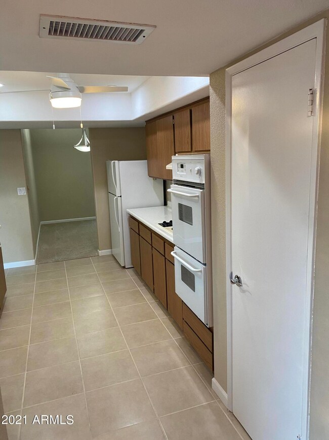 ED32E103-554F-4A0E-A45E-D934A9B300F7