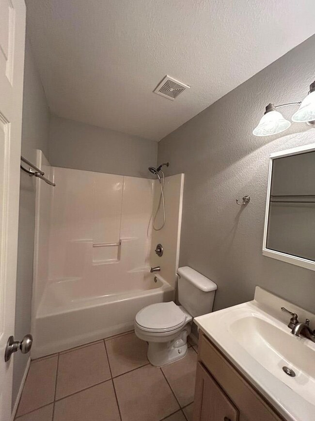 1022 N Allen St, Rockport, TX 78382 - photo 5