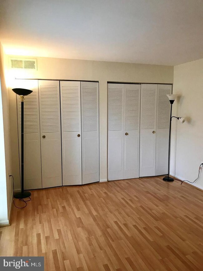 Lafayette Park unit 103, Falls Church, VA 22041 - photo 6