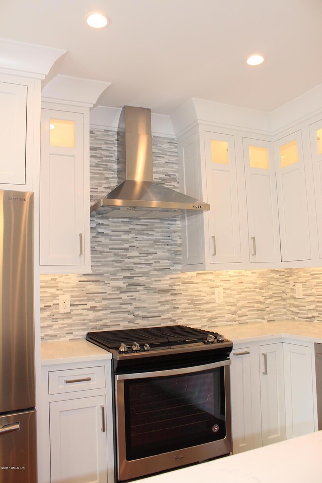 11 Hollow Wood Ln unit B, Greenwich, CT 06831 - photo 7