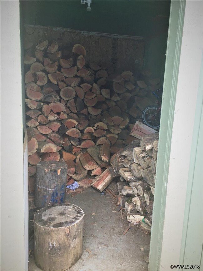 920 W Main St, Sheridan, OR 97378 - photo 3