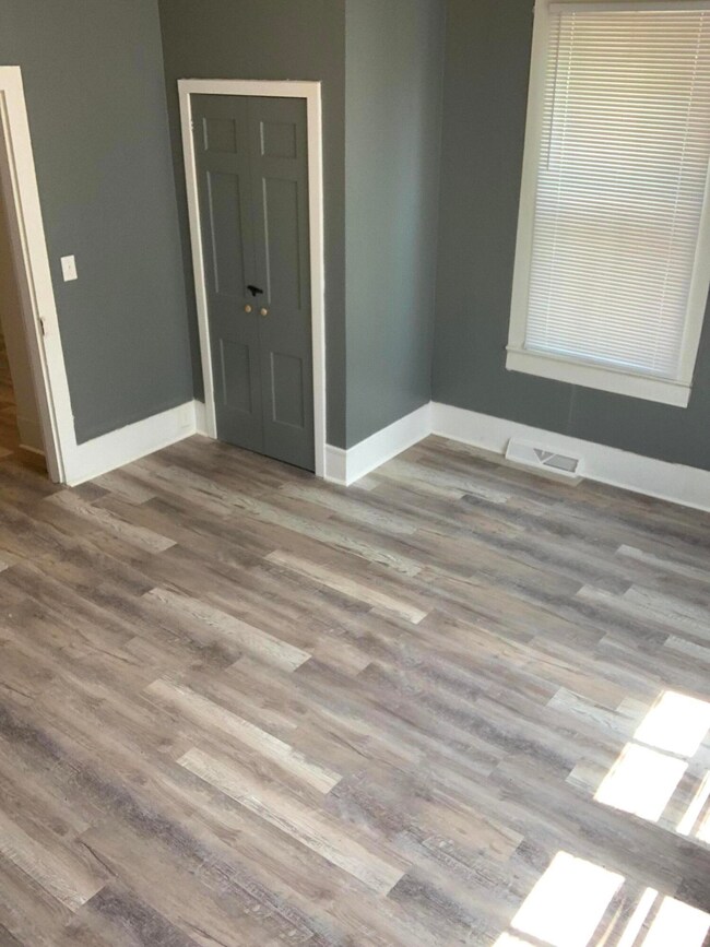 301 Kelly Street unit B Bedroom 1