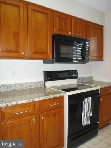 4052 Grays Pointe Ct unit 4052A, Fairfax, VA 22033 - photo 7