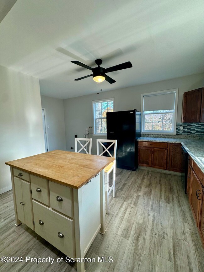 156 5th St unit L 9, Mayfield, PA 18433 - photo 4