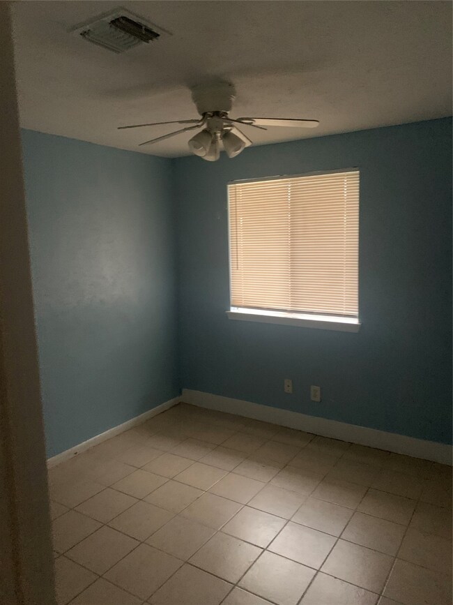 2622 Woodwild Dr, Houston, TX 77038 - photo 3