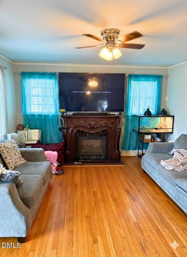 913 Woodrow St 2 -LR Gemini