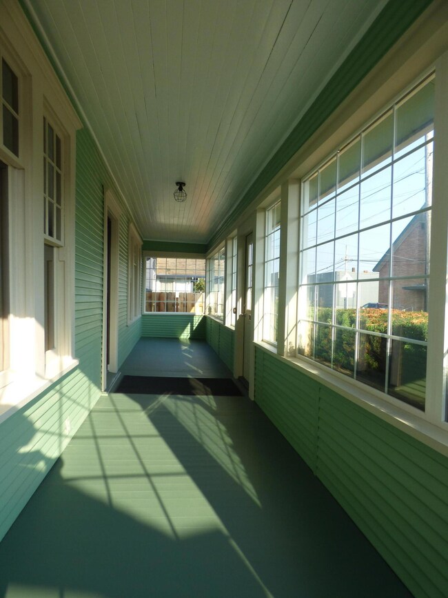 7 Full Sunroom
