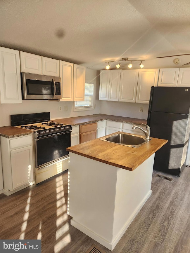 720 Shawna Ave, York, PA 17402 - photo 2