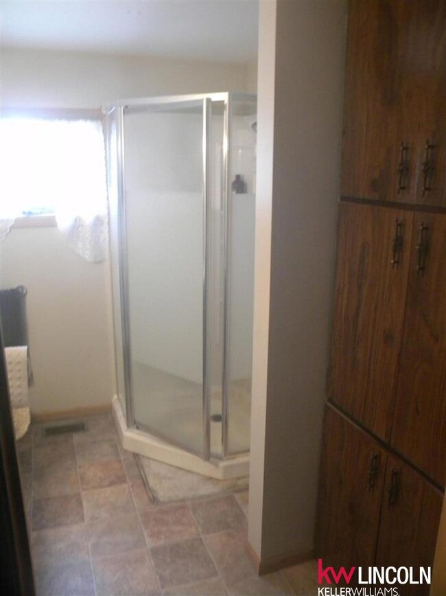 Main Floor Full Bathroom
