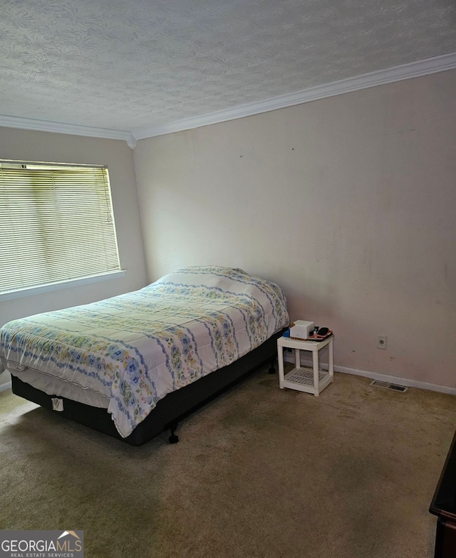 908_Pine_Oak_Trail_Bed_1.jpg