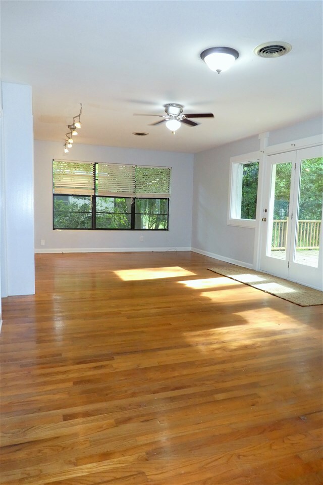 2000 Chowkeebin Nene, Tallahassee, FL 32301 - photo 7