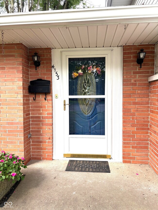 4153 Kennedy Cir, Columbus, IN 47203 - photo 2