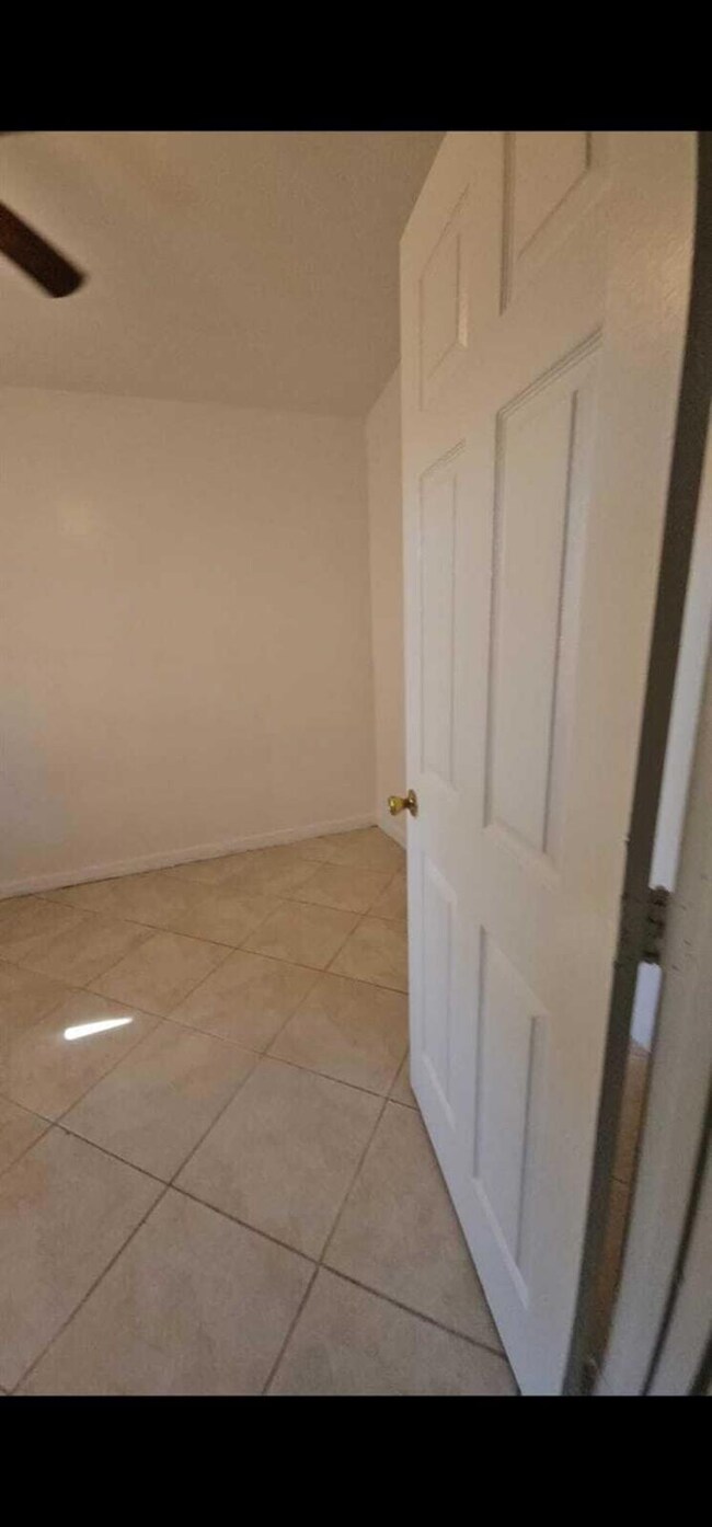 210 W 60th St unit B, Hialeah, FL 33012 - photo 7