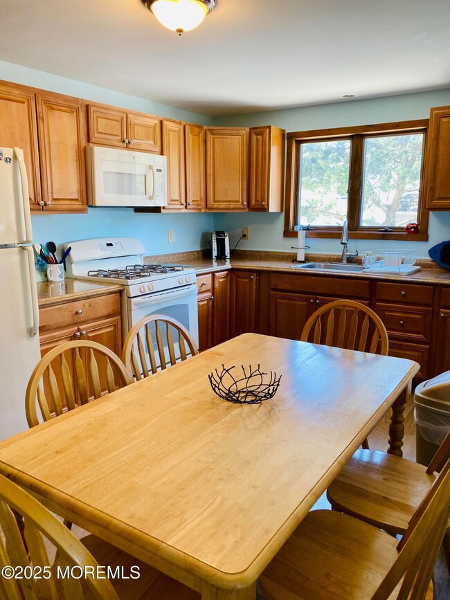 KITCHEN UNIT 1