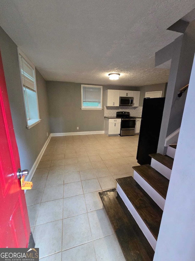 2963 Redwine Rd unit REAR UNIT, Atlanta, GA 30344 - photo 2