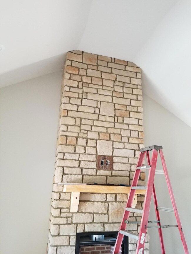 654 N Montego St, Nixa, MO 65714 - photo 2