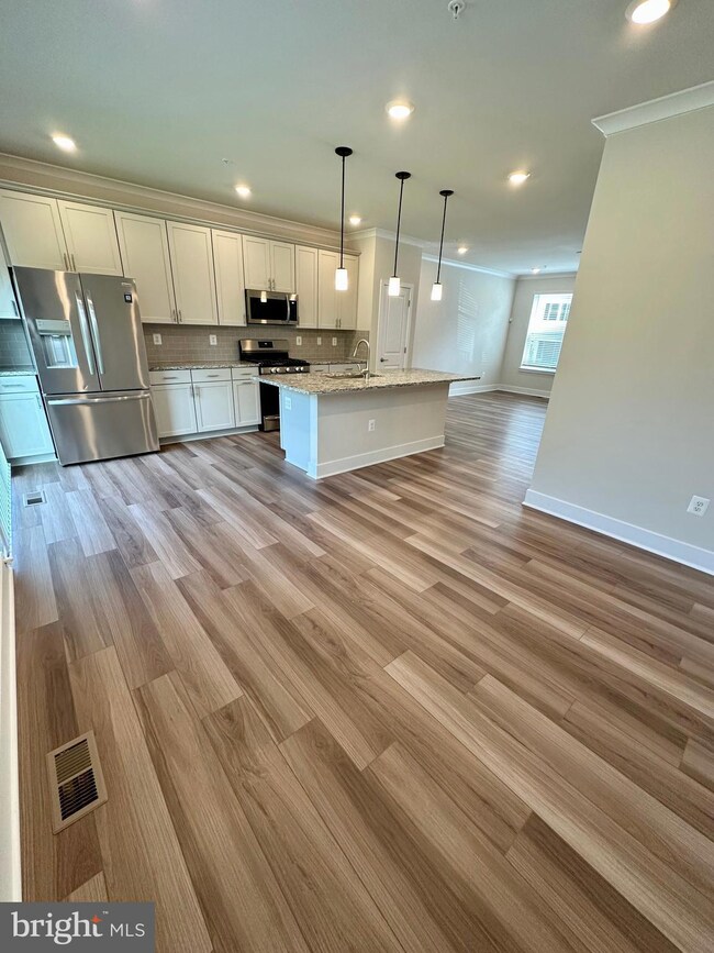 2318 Woodlands Rd, Woodlawn, MD 21244 - photo 6