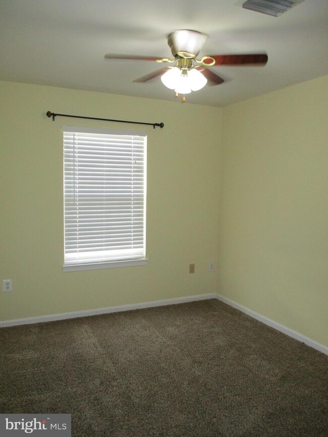 9228 Deer Crossing unit 36, Lorton, VA 22079 - photo 7