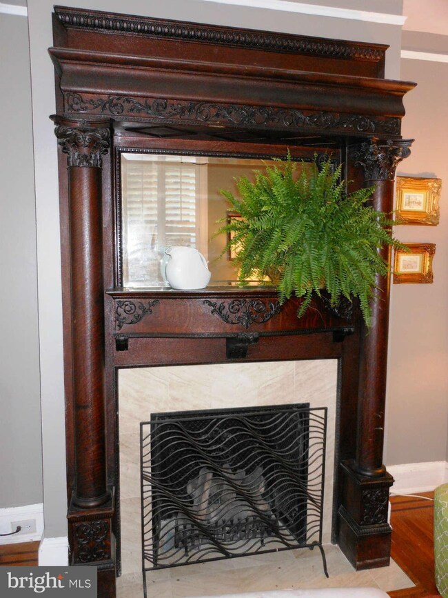 806 Hollins St, Baltimore, MD 21201 - photo 2