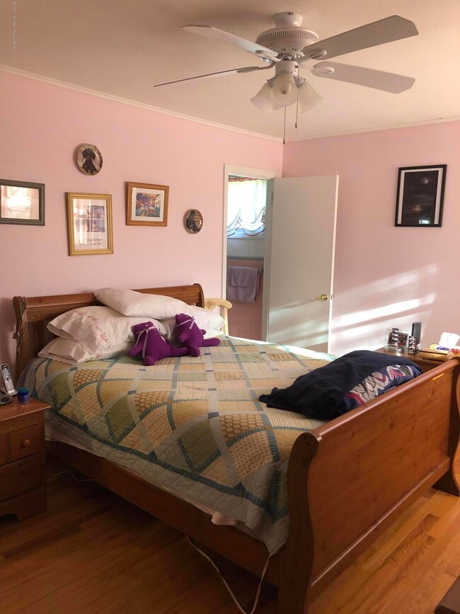 400 Wakefield Bedroom