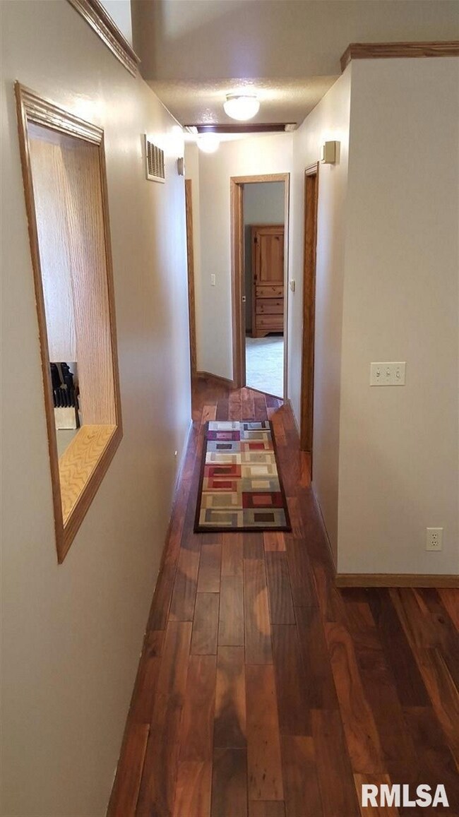 6128 Jebens Ave, Davenport, IA 52806 - photo 2