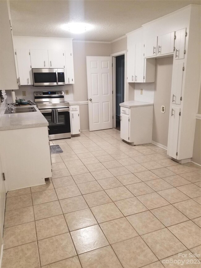 106 Kiser Ln, Statesville, NC 28677 - photo 5