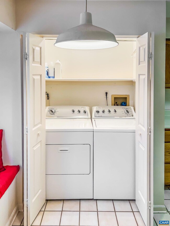 592 Pebblecreek Ct, Charlottesville, VA 22901 - photo 7