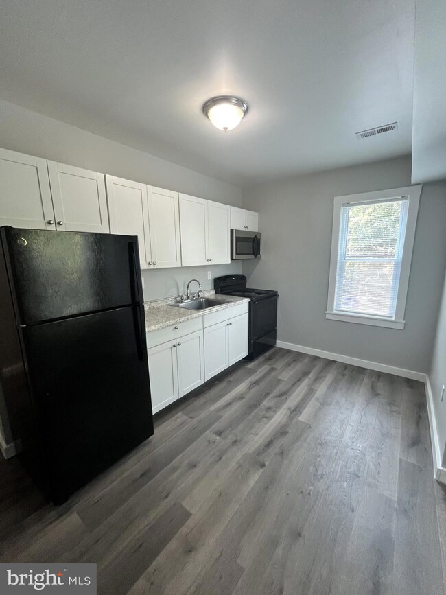 826 W 10th St unit 3, Wilmington, DE 19801 - photo 3