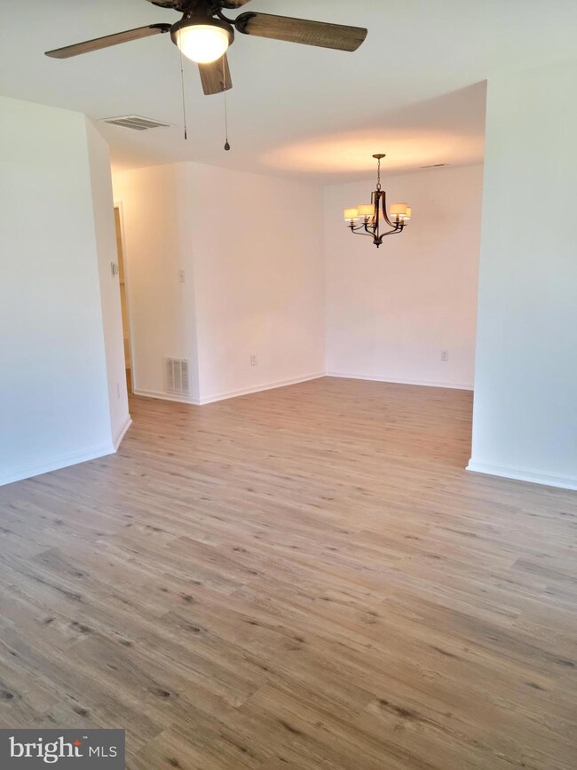 1403 Hawthorne Ct unit 1403, Sewell, NJ 08080 - photo 5