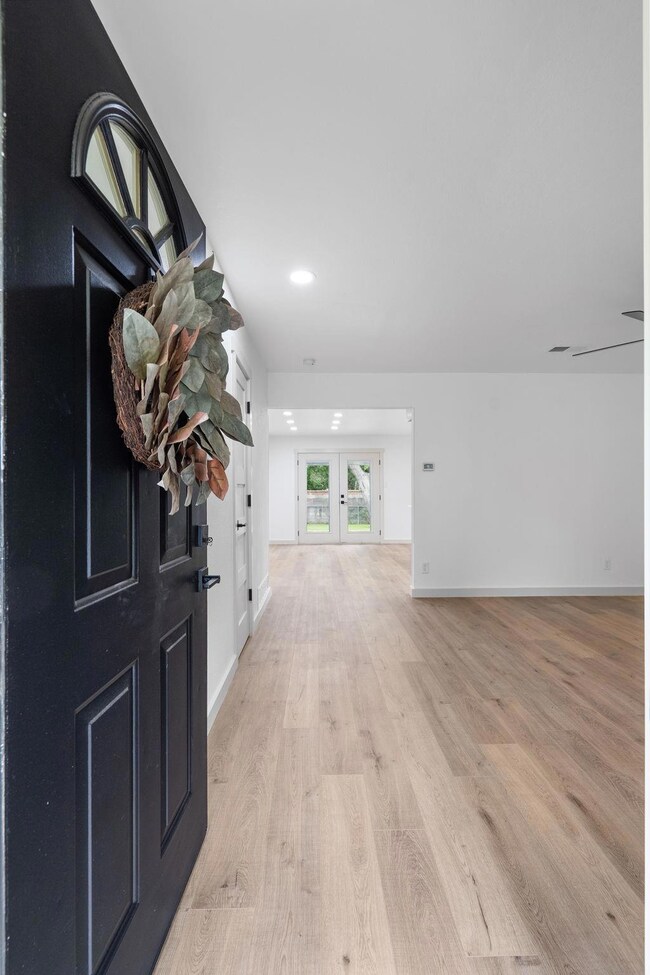 1009 Calcutta St, Hurst, TX 76053 - photo 5