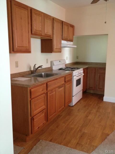 1112 Catasauqua Ave, Allentown, PA 18102 - photo 3