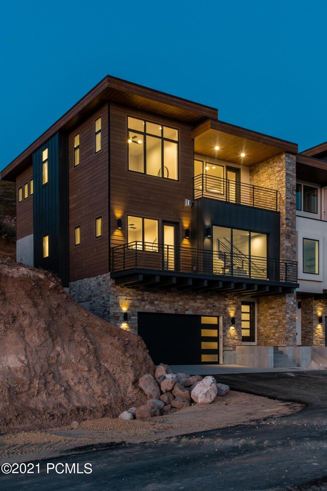 3_Exterior_high_3373231