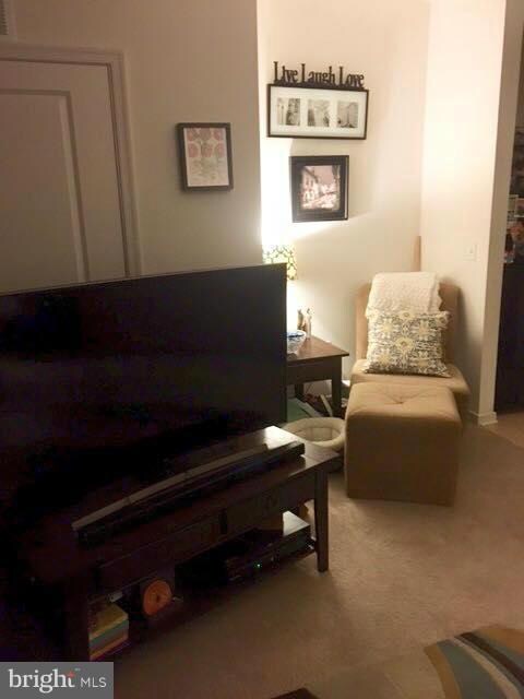 8045 Newell St unit 305, Silver Spring, MD 20910 - photo 4