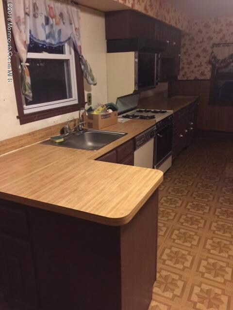 218 Cortland Rd unit A, Eatontown, NJ 07724 - photo 2