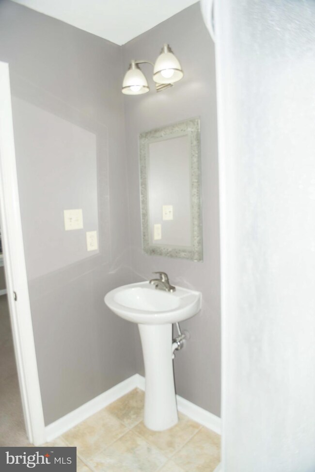 49 Battalion Ct, Bunker Hill, WV 25413 - photo 5