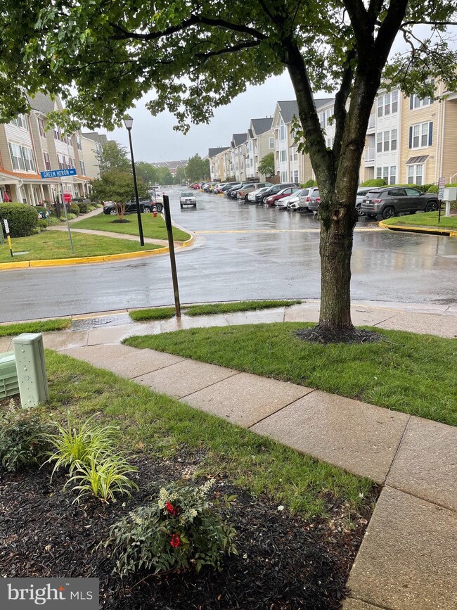 9230 Deer Crossing unit 35, Lorton, VA 22079 - photo 7