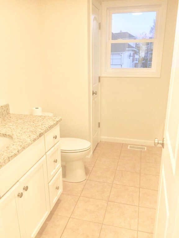 58 Dracut St, Lawrence, MA 01843 - photo 5