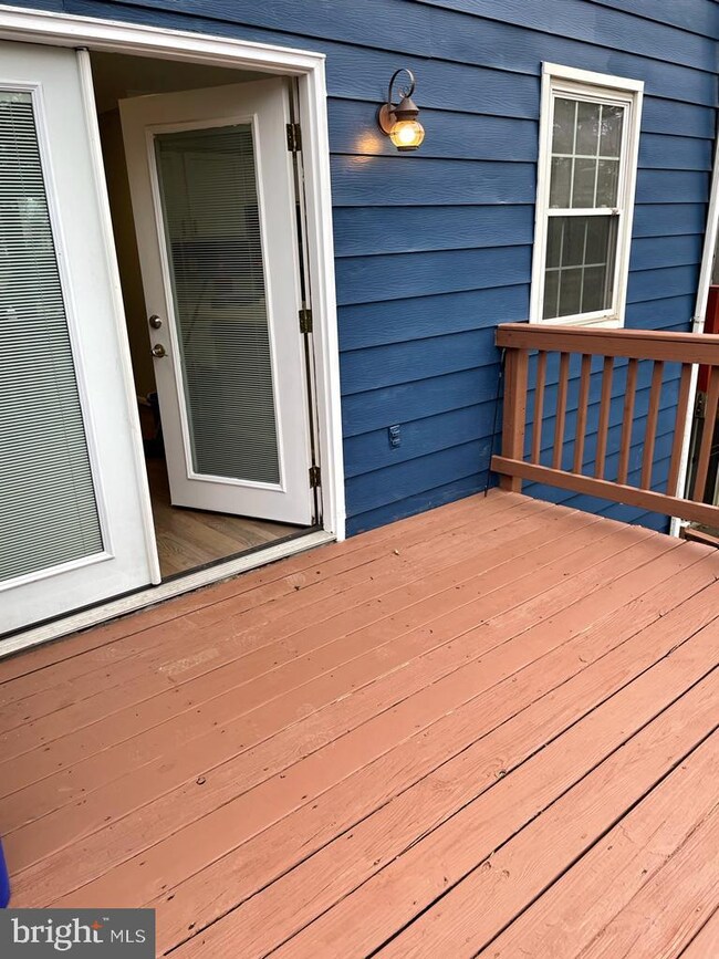 408 Shannon Ct, Frederick, MD 21701 - photo 2