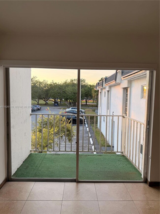 West Sunset Palm unit B8, Miami, FL 33173 - photo 3