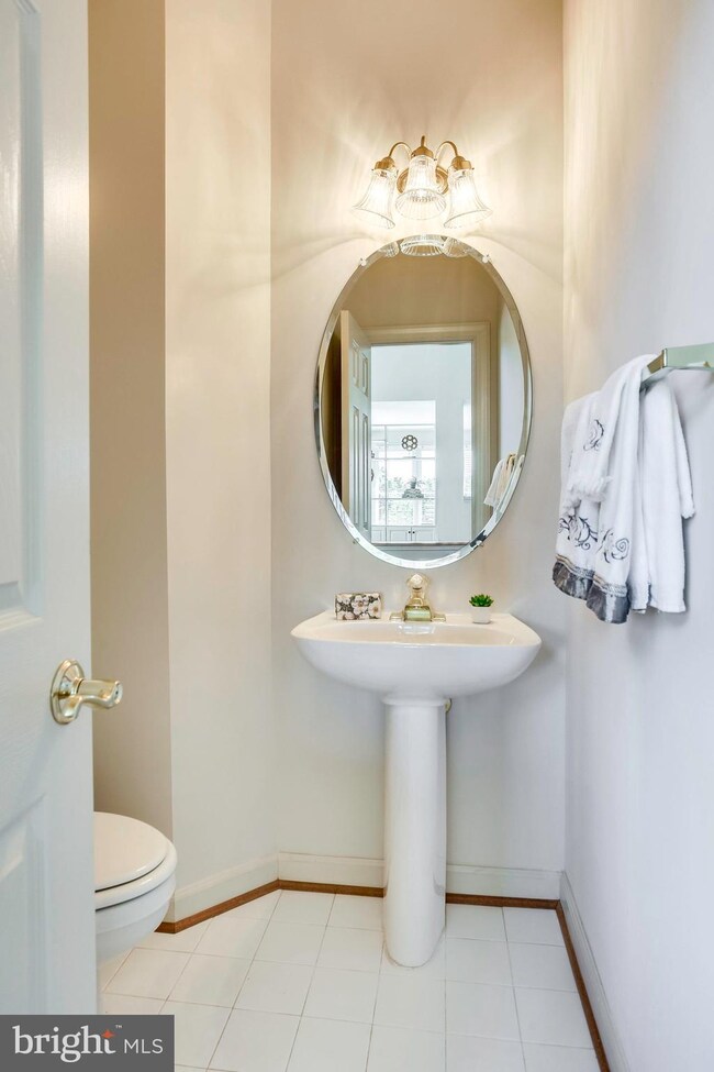 11121 Tommye Ln, Reston, VA 20194 - photo 7