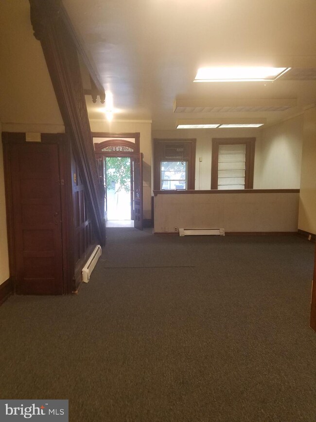 528 Elm St, Reading, PA 19601 - photo 6