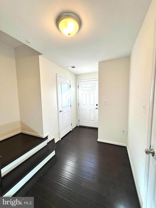 7320 Freebird Ln, Elkridge, MD 21075 - photo 2