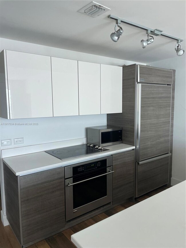 Millecento unit 4111, Miami, FL 33130 - photo 2