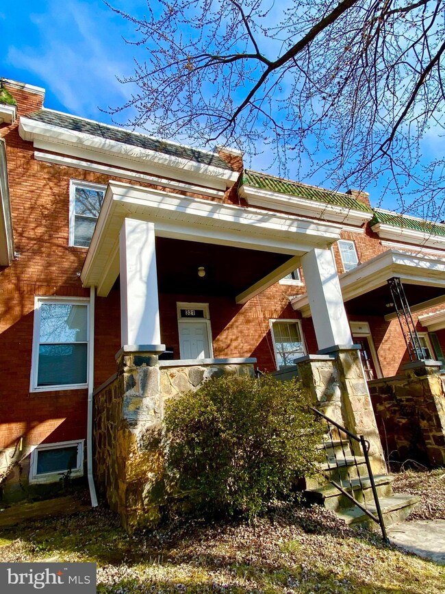 321 Marydell Rd, Baltimore, MD 21229 - photo 2