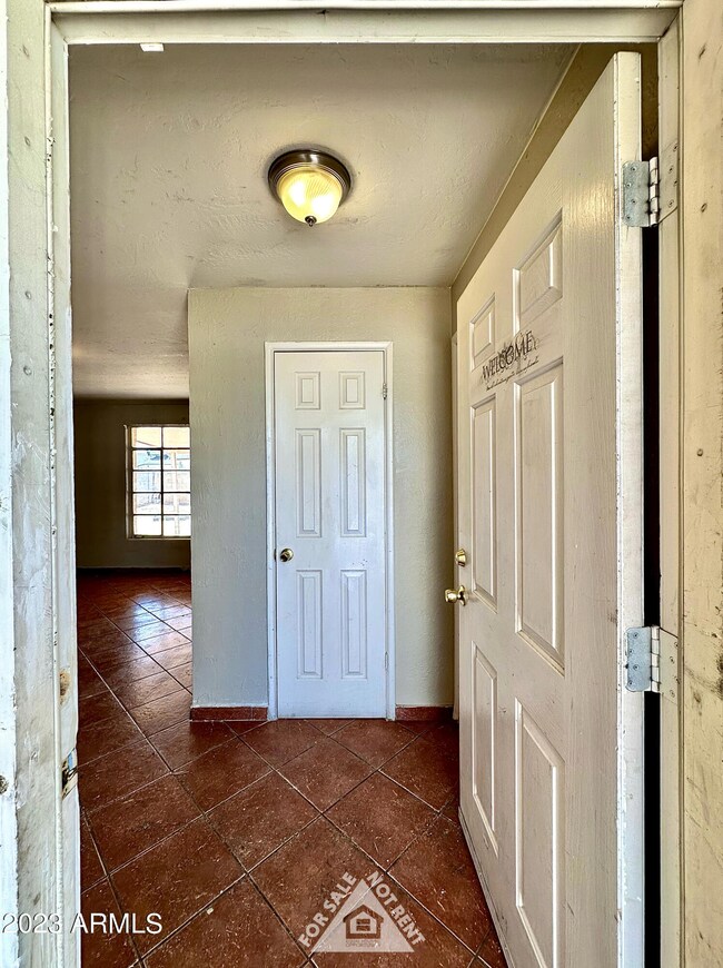 3341 E Monte Vista Rd, Phoenix, AZ 85008 - photo 7