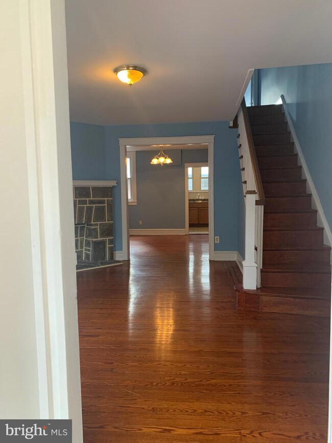 382 Avon Rd, Upper Darby, PA 19082 - photo 4